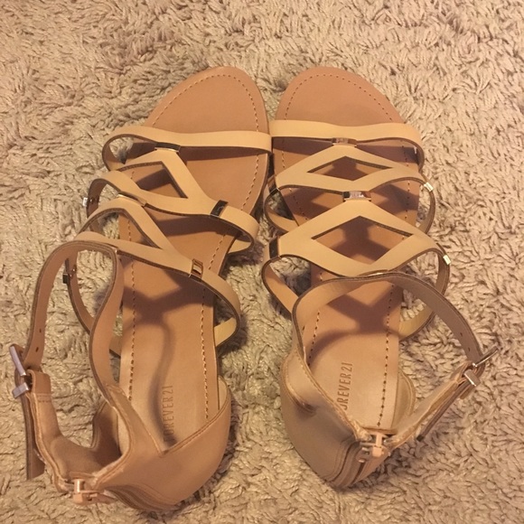 Gladiator style sandals - Picture 2 of 5